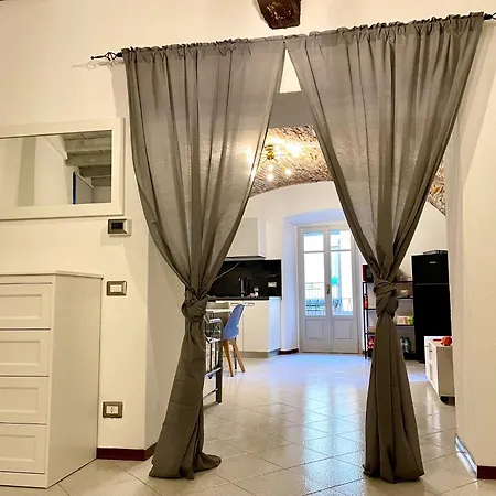 Lungolago Apartment *